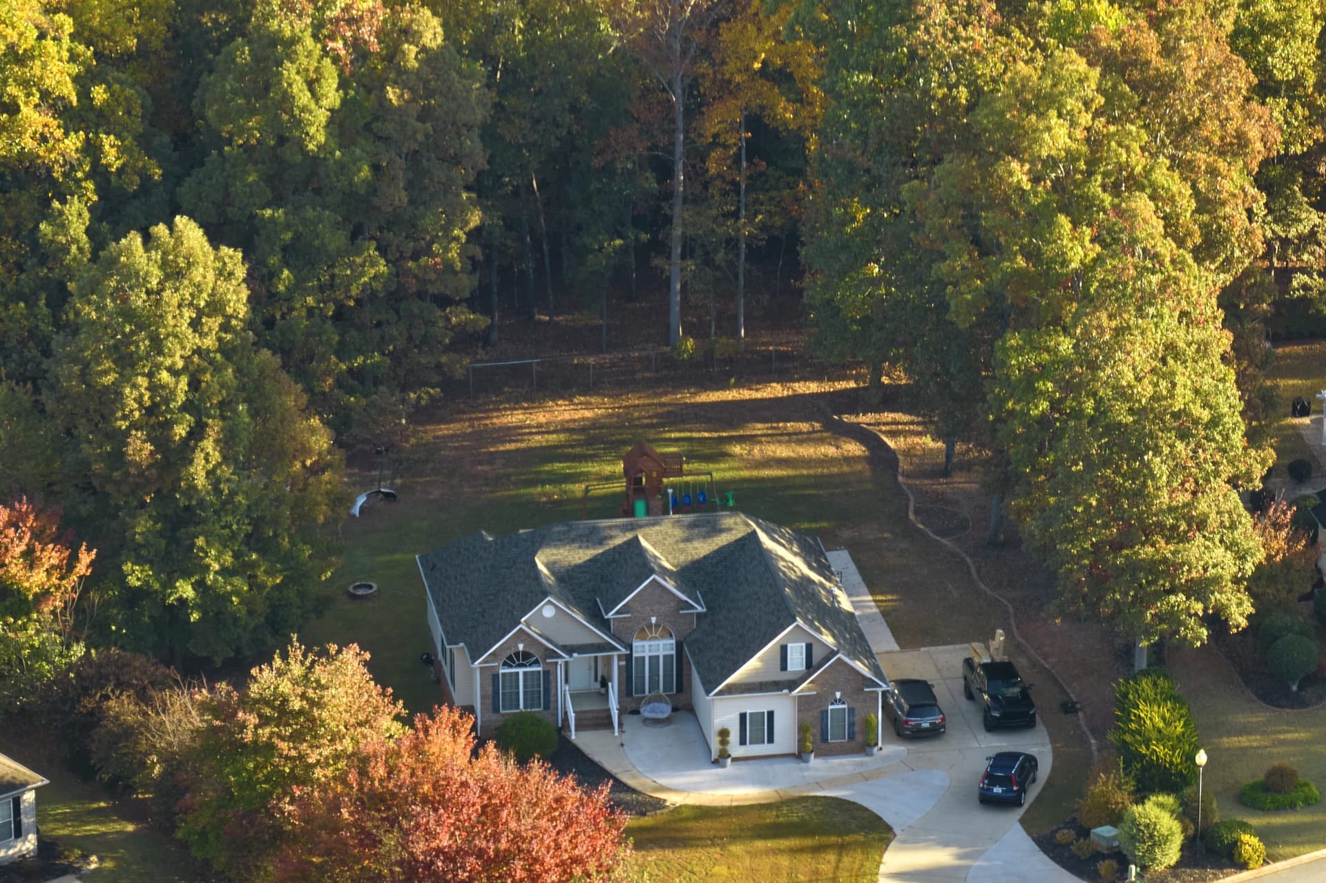 Landscaping and foundation area around a Del Ray Alexandria home